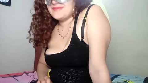 luanapowerful online show from January 29, 12:54 am