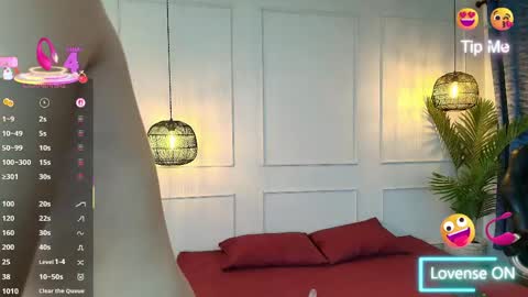 lUAN online show from April 4, 11:18 am