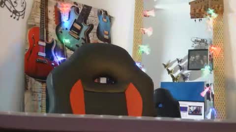 luanna837 online show from March 27, 2:39 am