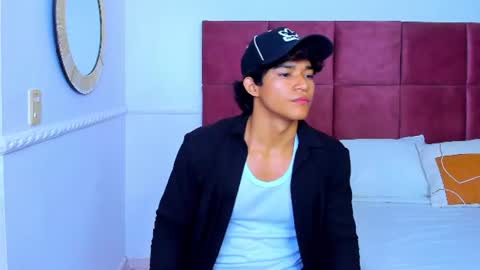 Snapshot of luca_mashle chatting on June 19, 2:49 am luca_mashle online show from June 19, 2:49 am