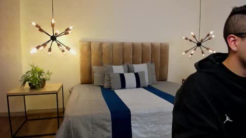 luca_morettii online show from September 29, 12:10 pm