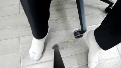 luca_morettii online show from October 11, 12:15 pm