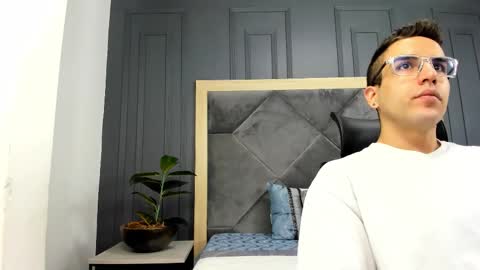 luca_morettii online show from October 24, 2:02 pm