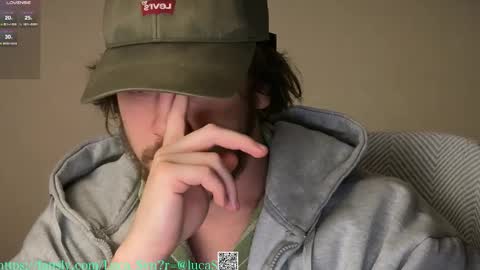 Snapshot of luca_syn chatting on November 25, 7:36 pm Luca S online show from November 25, 7:36 pm