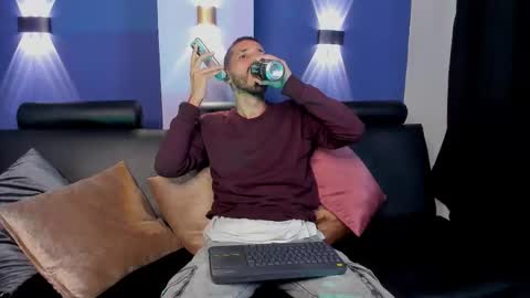 Lucas online show from February 12, 3:56 am