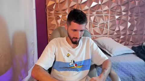 Snapshot of lucas4me chatting on March 18, 4:37 am Lucas online show from March 18, 4:37 am