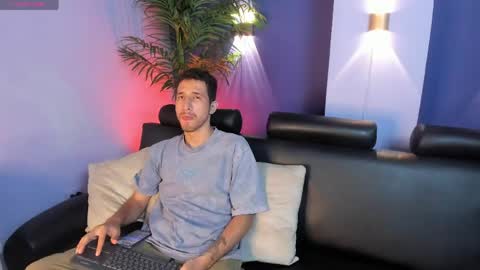 Snapshot of lucas4me chatting on April 12, 3:55 am Lucas online show from April 12, 3:55 am