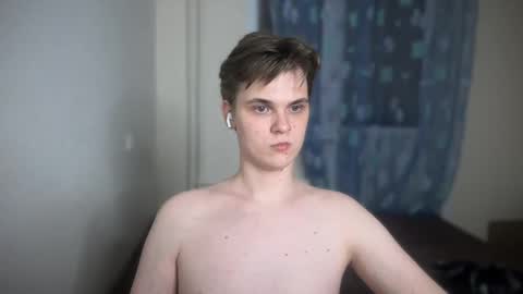 Snapshot of lucas_dany chatting on December 15, 11:53 pm Lucas Gill online show from December 15, 11:53 pm