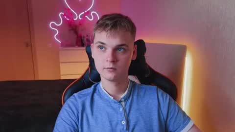 Snapshot of lucas_dany chatting on September 10, 2:44 am Lucas Gill online show from September 10, 2:44 am