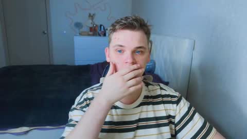 Snapshot of lucas_dany chatting on November 24, 3:39 am Lucas Gill online show from November 24, 3:39 am