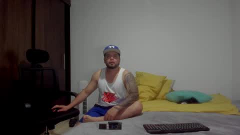 lucas_estrada1 online show from March 31, 4:24 am