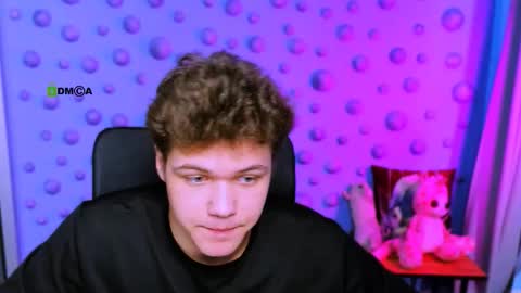 lucas_long_ online show from December 4, 9:40 am