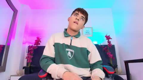 Lucas lovee online show from March 4, 3:01 am