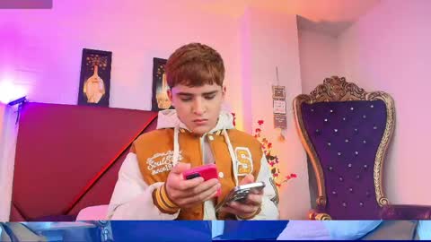 Lucas lovee online show from April 19, 1:43 pm