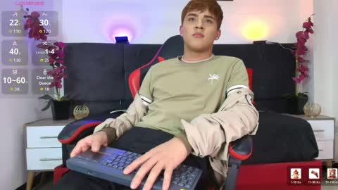 Snapshot of lucas_lovee chatting on May 30, 5:21 pm Lucas lovee online show from May 30, 5:21 pm