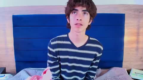 Snapshot of lucas_xo chatting on September 9, 7:35 pm lucas_xo online show from September 9, 7:35 pm