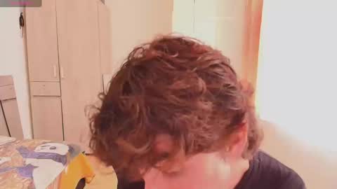 Snapshot of lucas_xo chatting on September 12, 4:18 pm lucas_xo online show from September 12, 4:18 pm