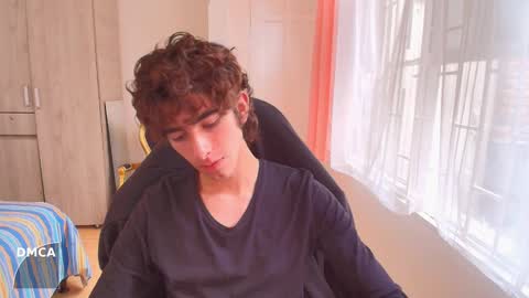 Snapshot of lucas_xo chatting on September 24, 7:28 pm lucas_xo online show from September 24, 7:28 pm