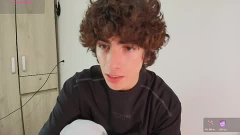 Snapshot of lucas_xo chatting on November 9, 1:15 am lucas_xo online show from November 9, 1:15 am