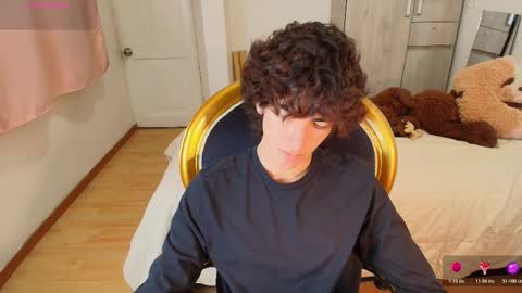 Snapshot of lucas_xo chatting on November 22, 1:48 am lucas_xo online show from November 22, 1:48 am