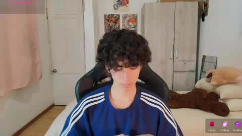 lucas_xo online show from April 20, 12:46 am