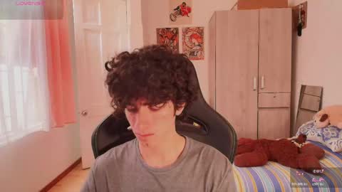 lucas_xo online show from April 24, 8:00 pm