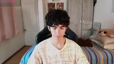 lucas_xo online show from May 28, 11:13 pm
