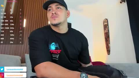 Snapshot of lucasanto_ chatting on November 10, 1:04 am LUCA SANTOS online show from November 10, 1:04 am