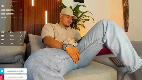 Snapshot of lucasanto_ chatting on November 14, 1:15 am LUCA SANTOS online show from November 14, 1:15 am