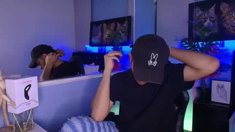 lucascarterr online show from November 12, 4:46 am