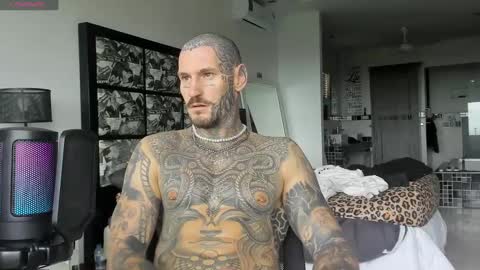 lucasexclusive online show from December 10, 7:37 am