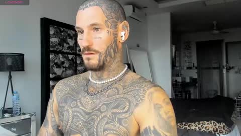 lucasexclusive online show from December 14, 6:02 am