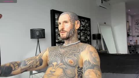 lucasexclusive online show from December 15, 5:13 am