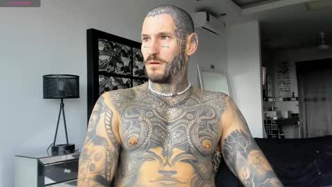 lucasexclusive online show from December 18, 2:53 am