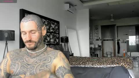 lucasexclusive online show from December 24, 9:28 am