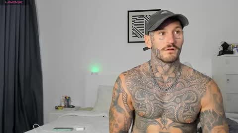 lucasexclusive online show from November 5, 7:30 am