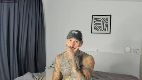 lucasexclusive online show from December 15, 4:28 am