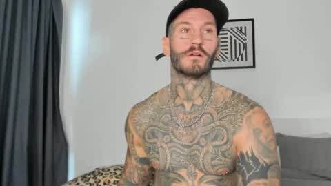 lucasexclusive online show from April 11, 4:28 am