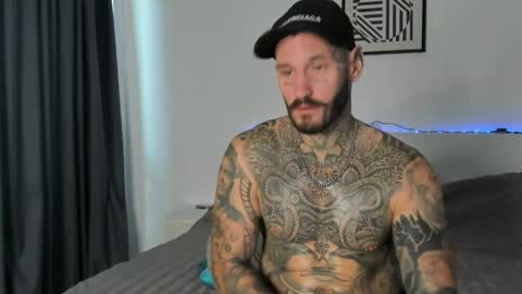 Snapshot of lucasexclusive chatting on April 24, 6:38 am lucasexclusive online show from April 24, 6:38 am