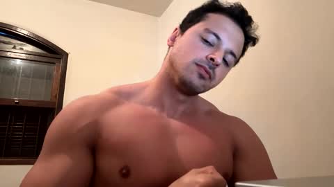 Snapshot of lucasfit24 chatting on January 15, 11:43 am lucasfit24 online show from January 15, 11:43 am