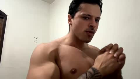 Snapshot of lucasfit24 chatting on January 17, 7:38 pm lucasfit24 online show from January 17, 7:38 pm