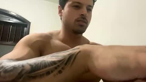 Snapshot of lucasfit24 chatting on January 28, 11:28 pm lucasfit24 online show from January 28, 11:28 pm