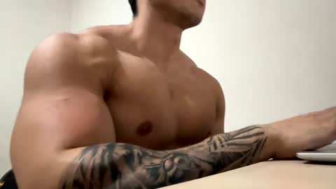 Snapshot of lucasfit24 chatting on January 31, 2:37 am lucasfit24 online show from January 31, 2:37 am