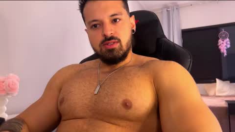 Snapshot of lucasfit24 chatting on November 16, 3:28 pm lucasfit24 online show from November 16, 3:28 pm