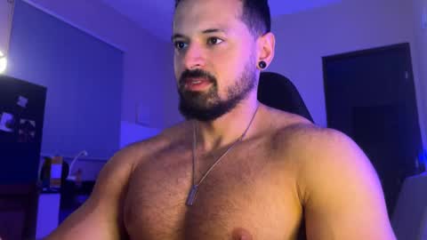 Snapshot of lucasfit24 chatting on November 24, 12:32 am lucasfit24 online show from November 24, 12:32 am