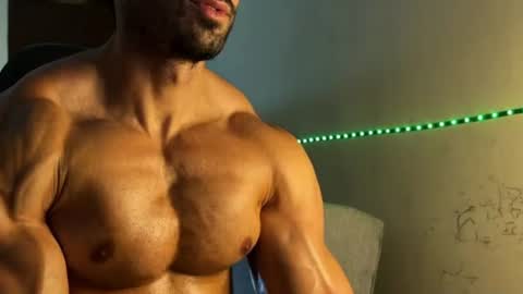 lucasfit24 online show from August 1, 2:33 am