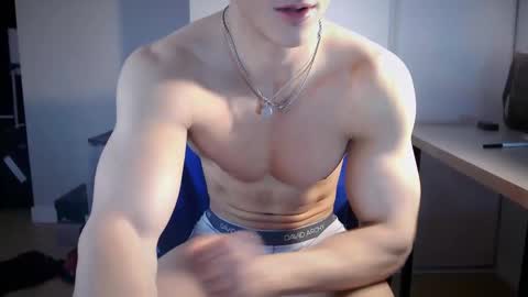 Snapshot of lucaskodak chatting on March 25, 6:41 am LucasKodak online show from March 25, 6:41 am