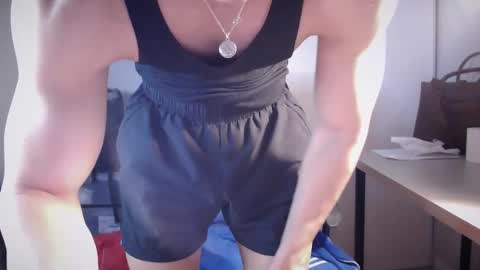 Snapshot of lucaskodak chatting on April 8, 6:13 am LucasKodak online show from April 8, 6:13 am