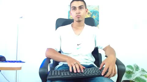 Lucas online show from April 20, 8:10 pm