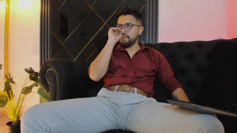 Snapshot of lucca_mallard chatting on May 2, 2:00 pm Lucca IG Luccamallard online show from May 2, 2:00 pm